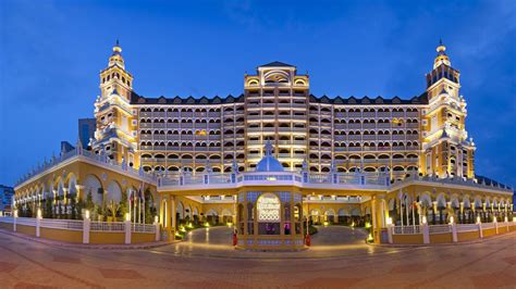Holiday Palace .